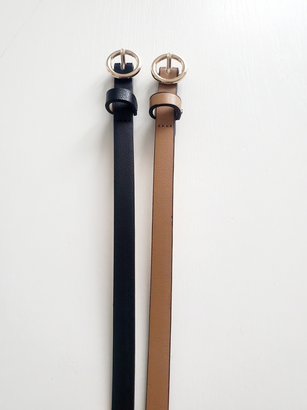 • H&M Set of 2 Skinny Belts Size M Medium Black & Light Brown Like New